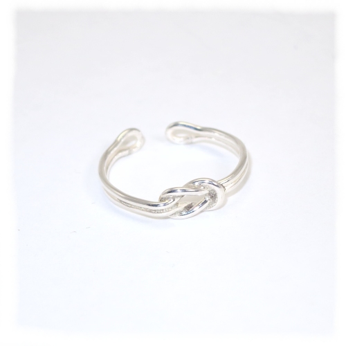 Silver reef knot ring